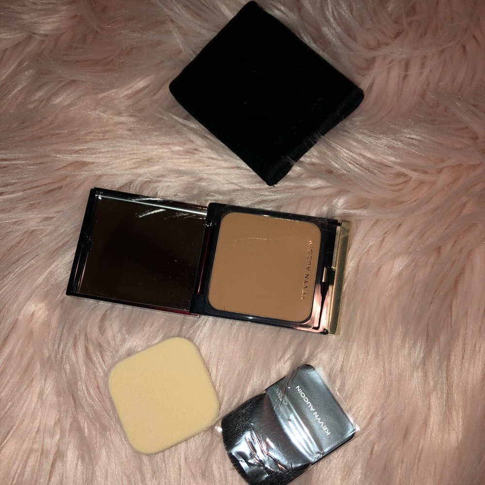 Kevyn Aucoin The Sensual Skin Powder Foundation